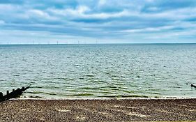 Seafront, Beautiful, Ground Floor Apartment